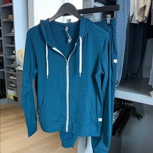 Vuori Halo Teal Full-Zip Hoodie and Joggers Pant Set - Women’s Size Small